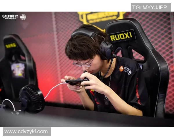 英雄联盟S15赛季灵活性排行榜揭晓FPX战队荣登第四名引发热议