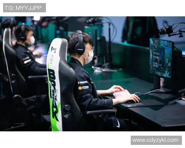 RNG在电竞实时数据Major赛中以83分稳居积分榜首位 RNG在电竞实时数据Major赛中以83分稳居积分榜首位